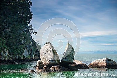 Split Apple Rock, Towers Bay, Abel Tasman Marine Park, New Zealand. Stock Photo