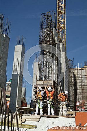 ST. CHARLES, UNITED STATES - Dec 23, 2008: Commercial building under construction Editorial Stock Photo