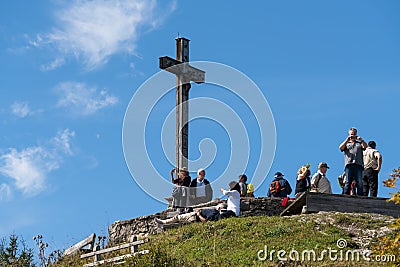 ST GILGEN, SALZBURG/AUSTRIA - SEPTEMBER 15 : People Viewing the Editorial Stock Photo