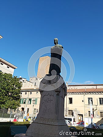 Statua di Dante Alighieri a Mantova Editorial Stock Photo