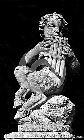 Statua in marmo di Satiro che suona Stock Photo