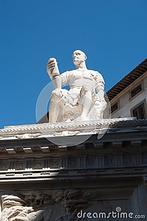 Statue of the condottieri Jean de MÃ©dicis sitting in Florence, Tuscany, Italy. - next to the the Basilica of San Lorenzo. Monumen Editorial Stock Photo