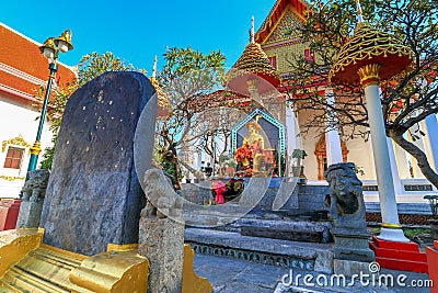 A statue of King Taksin in Wat Intharam (Wat Bang Yi Ruea Nok) Stock Photo