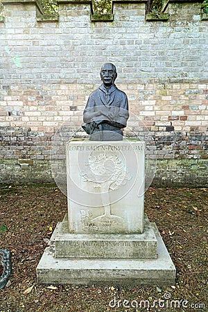 Statue and memorial to famous Englishman Editorial Stock Photo