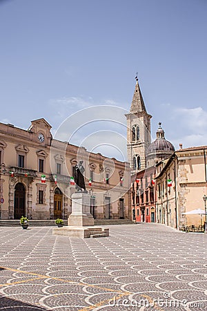 Statue of Ovid, Piazza XX Settembre, Sulmona, Abruzzo Stock Photo