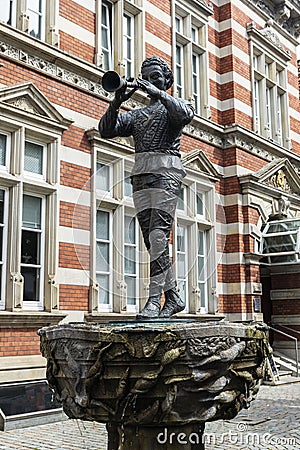 Statue of the Pied Piper in Hamelin, Germany Editorial Stock Photo