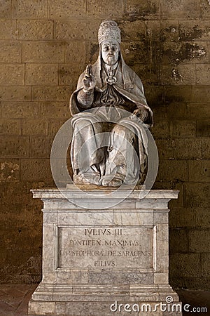 Statue Pope Julius III, Chigi Saracini Palace, Siena, Tuscany, Toscana, Italy, Italia. Stock Photo