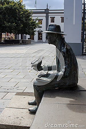 Statue of Suso MachÃ­n, painter, Fuerteventura Editorial Stock Photo