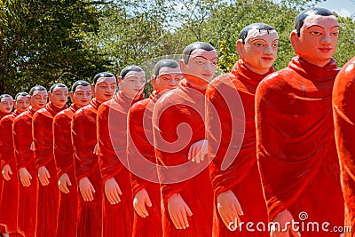 500 statues of Buddhist monks (Arahants) in Nellikulama Temple w Editorial Stock Photo