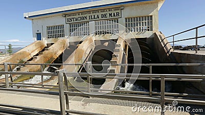 Stazione del controllo delle acque al delta dell'Ebro Stazione del controllo delle acque al delta dell'Ebro