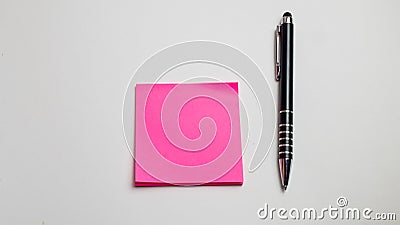 Sticky reminder reminder with black handle on light background - set of notepad stacks with different color options, office commun Stock Photo