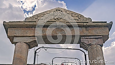 Stone carved gate leading to the Gomateshwara temple, Vindhyagiri Hill, Shravanbelgola Stock Photo