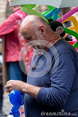 Street entertainer. Edinburgh Fringe. Editorial Stock Photo