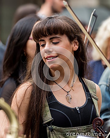 Street entertainer. Edinburgh Fringe. Editorial Stock Photo