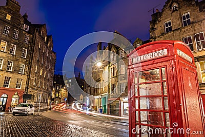 Street view of the historic old town, Edinburgh Stock Photo