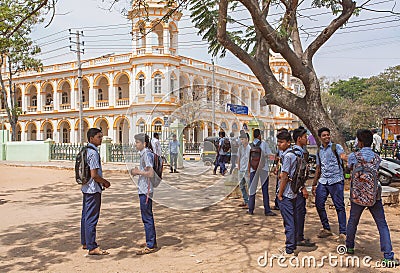 Students of an university talking after classes at bright day Editorial Stock Photo