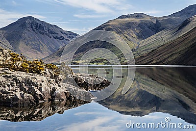 Stunning landscape of Wast Water and Lake District Peaks on Summ Stock Photo