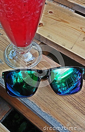 Sun glasses & Cocktail - smartphone selfie Stock Photo