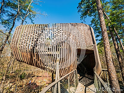 Sunny view of the Childrens Garden Treehouse in Garvan Woodland Gardens Stock Photo