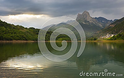 Sunset on the Lanuza reservoir, Huesca Pyrenees Stock Photo