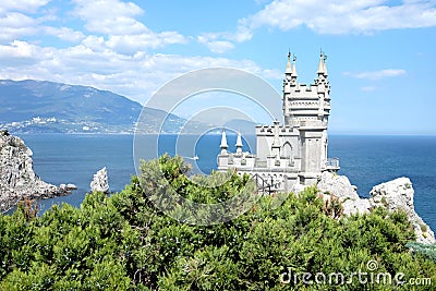 Swallow Nest castle on rock edge on Black Sea Stock Photo