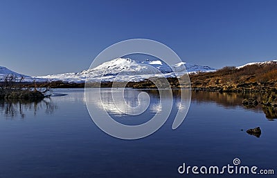 Syostasula Mountain reflected in Pingvallavatn Lake Stock Photo