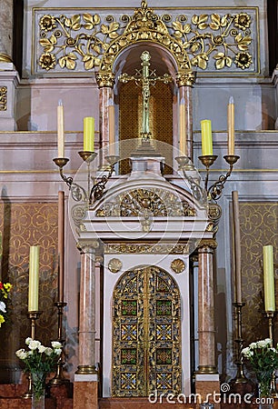 Tabernacle on the main altar in Basilica of the Sacred Heart of Jesus in Zagreb Stock Photo