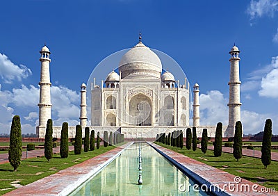 Taj mahal, Agra, India - monument of love in blue sky Stock Photo