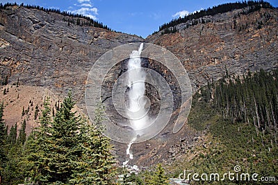 The tall Takakkaw Falls in Yoho National Park Stock Photo