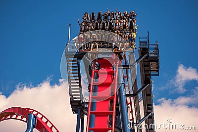 People having fun Sheikra rollercoaster at Busch Gardens 16 Editorial Stock Photo