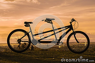 Bicicleta tÃ¡ndem al atarceder Editorial Stock Photo