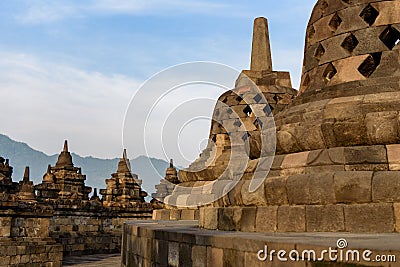 Templo de Borobudur durante el dÃ­a, Yogyakarta, Java, Indonesia. Editorial Stock Photo