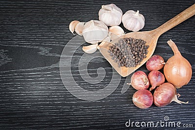 Thai seasoning ,dried herbs and spices ( garlic, shallot, onion and peppercorns ) Stock Photo