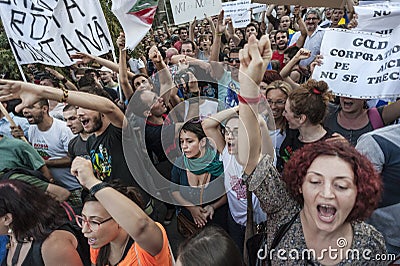Thousands rally in Romania against Canadian-controlled gold mine on Bucharest Editorial Stock Photo