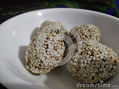 Til laddoo, sesame seeds sweets, indian traditional sweets for Makar Sankranti fastival Stock Photo