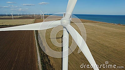 Tiro aéreo épico da roda de vento Energias eólicas/energias eólicas/turbina eólica vídeos de arquivo Tiro aéreo épico da roda de vento Energias eólicas/energias eólicas/turbina eólica vídeos de arquivo