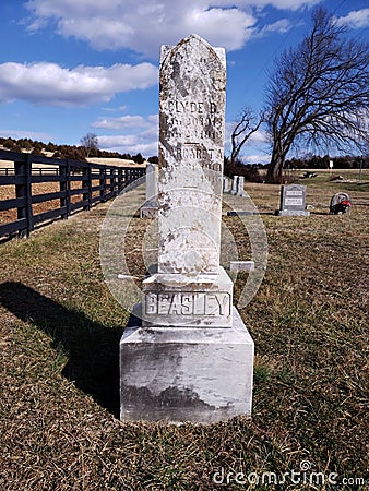 Tombstone grave marker Beasley Clyde B Margaret A Editorial Stock Photo