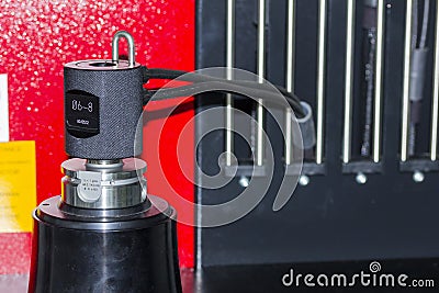 Tool setting on tool presetter machine for cnc machining center Stock Photo
