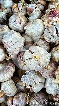 Top view of a stack of fresh garlic Stock Photo