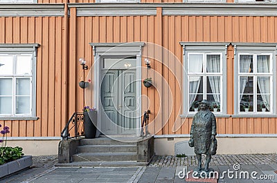 The Torgkona sculpture, known as The Old Woman at the Market, created by Tone Thiis Schjetne in 1980 in Trondheim Editorial Stock Photo