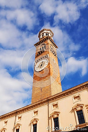 Torre dei Lamberti in Piazza delle Erbe, Verona Stock Photo