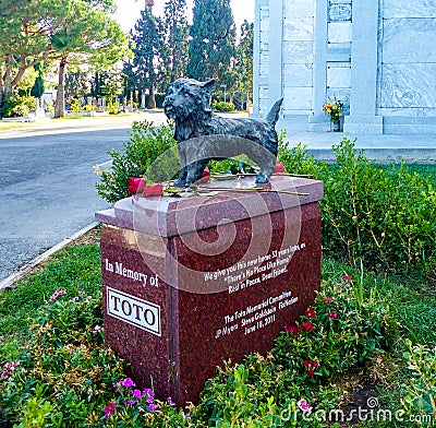 Toto Memorial In Hollywood Forever Cemetery - Garden of Legends Editorial Stock Photo