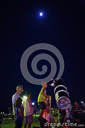 Tourists watching night sky Editorial Stock Photo