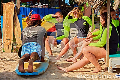Tourists surfeurs Weligama Beach Sri Lanka Ceylon Editorial Stock Photo