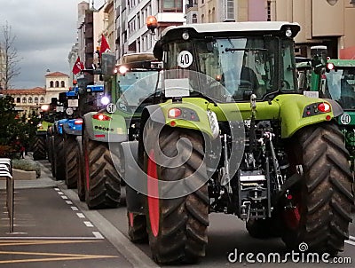 Tractores por el centro de la ciudad de Leon, EspaÃ±a, Editorial Stock Photo