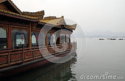 Traditional boat restaurant at the West Lake in Hangzhou, Chin Stock Photo