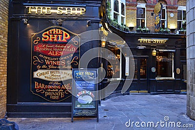 Traditional British pub Editorial Stock Photo