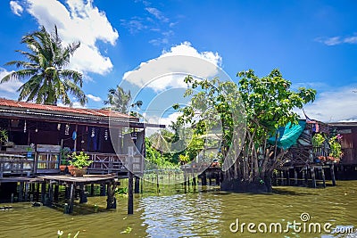 Traditional houses on Khlong, Bangkok, Thailand Stock Photo