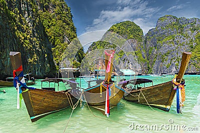 Traditional long tail boat on Maya Bay, Phi Phi Islands, Thailand Stock Photo