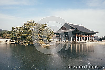 Traditional shrine near the lake in Soeul, Korea Stock Photo